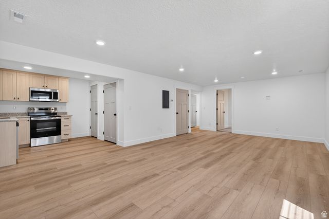 99 S 940 E, Santaquin, UT 84655