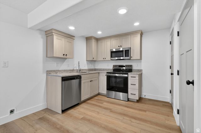 99 S 940 E, Santaquin, UT 84655