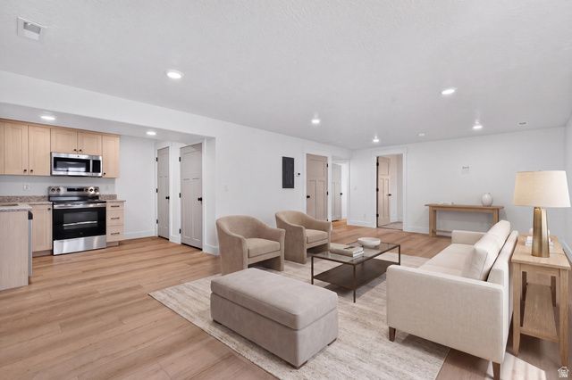 99 S 940 E, Santaquin, UT 84655