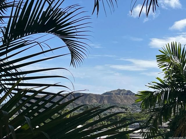 1487 Hiikala Place 28, Honolulu, HI 96816