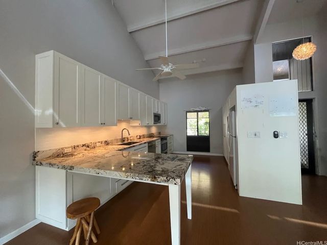 1487 Hiikala Place 28, Honolulu, HI 96816