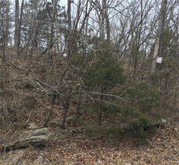 404 N Countryside Road, Blue Springs, MO 64015