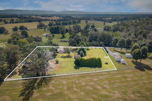 293 Airport Dr, Mcminnville, TN 37110