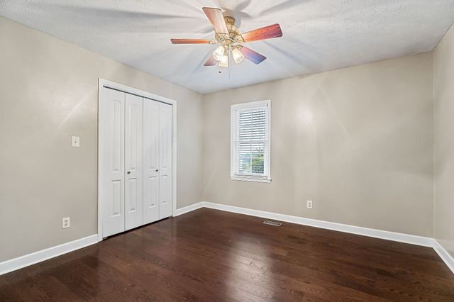 293 Airport Dr, Mcminnville, TN 37110