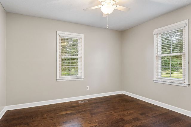 293 Airport Dr, Mcminnville, TN 37110