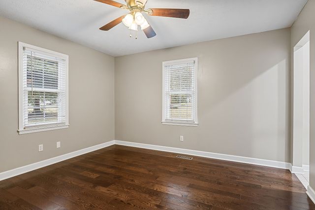 293 Airport Dr, Mcminnville, TN 37110