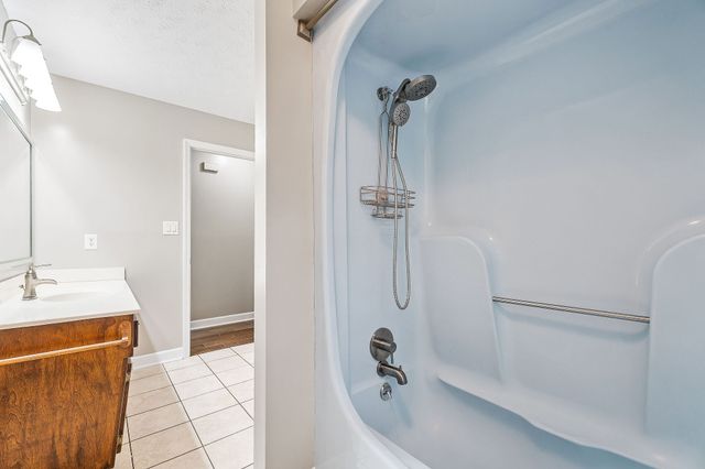 293 Airport Dr, Mcminnville, TN 37110