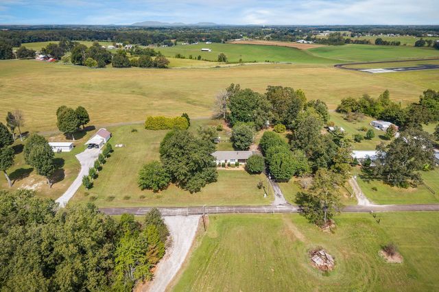 293 Airport Dr, Mcminnville, TN 37110