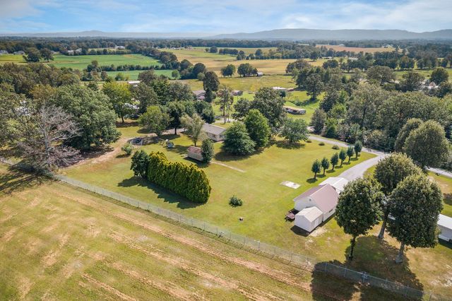 293 Airport Dr, Mcminnville, TN 37110