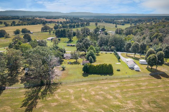 293 Airport Dr, Mcminnville, TN 37110