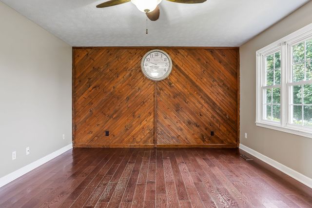 293 Airport Dr, Mcminnville, TN 37110