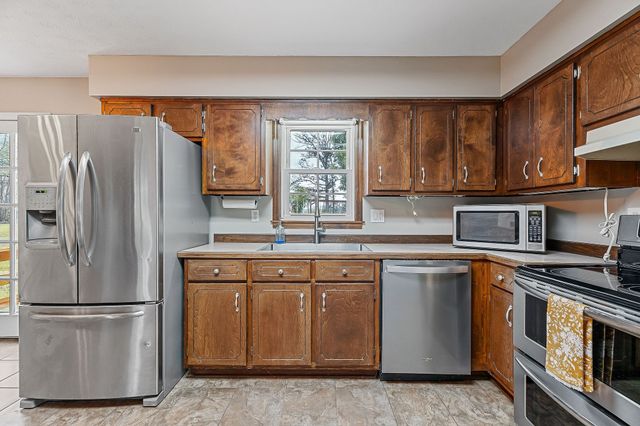 293 Airport Dr, Mcminnville, TN 37110