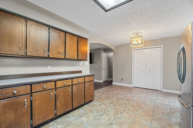 293 Airport Dr, Mcminnville, TN 37110