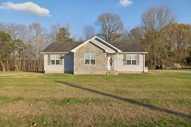 104 Leigh Anna Cir, Lafayette, TN 37083