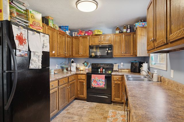 104 Leigh Anna Cir, Lafayette, TN 37083