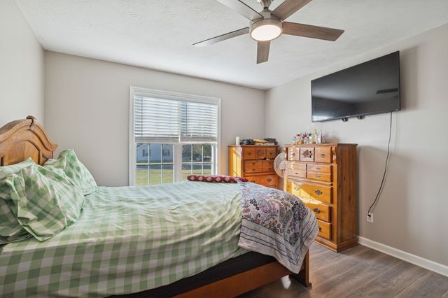 104 Leigh Anna Cir, Lafayette, TN 37083