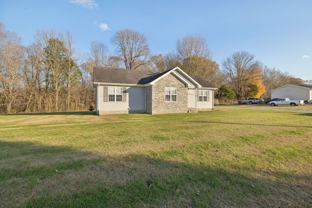 104 Leigh Anna Cir, Lafayette, TN 37083