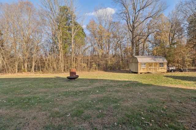 104 Leigh Anna Cir, Lafayette, TN 37083