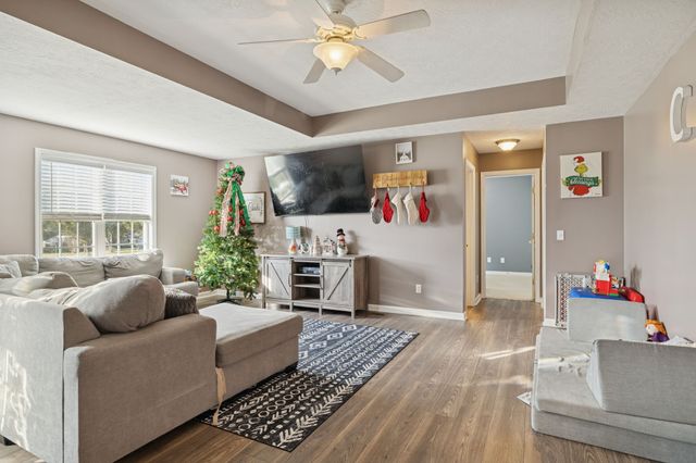 104 Leigh Anna Cir, Lafayette, TN 37083