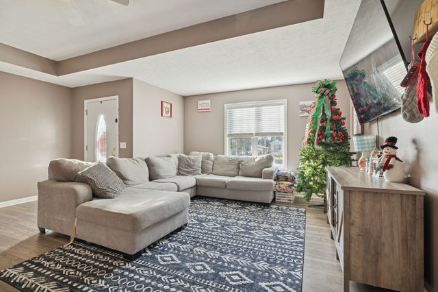 104 Leigh Anna Cir, Lafayette, TN 37083