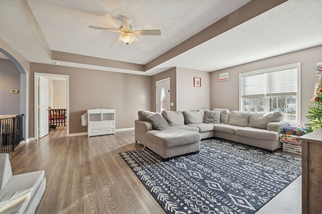 104 Leigh Anna Cir, Lafayette, TN 37083