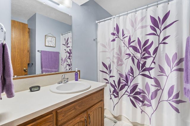 1006 Baretta Court, Aurora, MO 65605