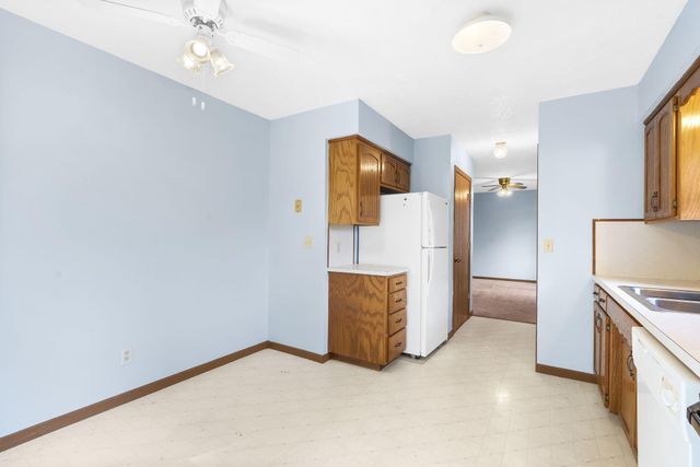 1006 Baretta Court, Aurora, MO 65605