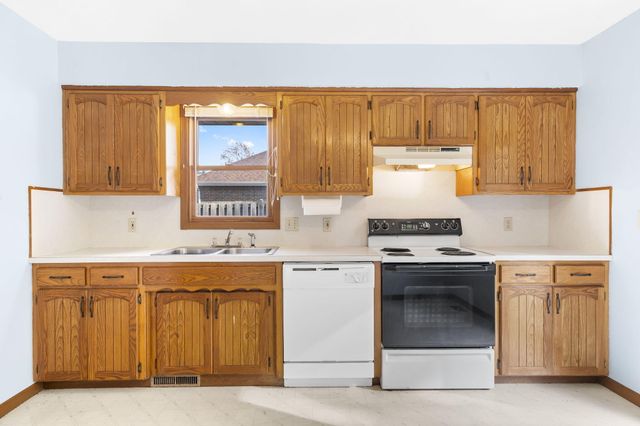 1006 Baretta Court, Aurora, MO 65605