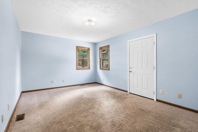 1006 Baretta Court, Aurora, MO 65605