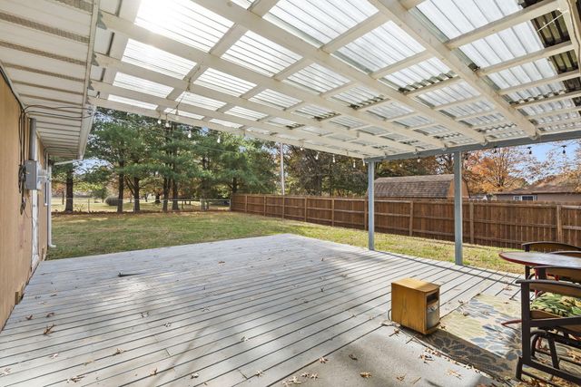 1006 Baretta Court, Aurora, MO 65605