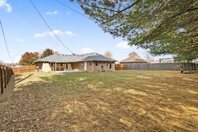 1006 Baretta Court, Aurora, MO 65605