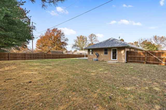 1006 Baretta Court, Aurora, MO 65605