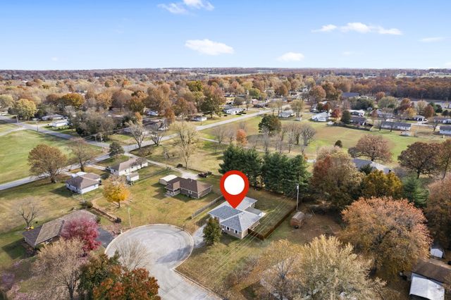 1006 Baretta Court, Aurora, MO 65605