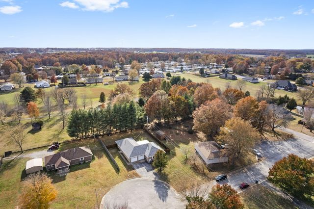 1006 Baretta Court, Aurora, MO 65605