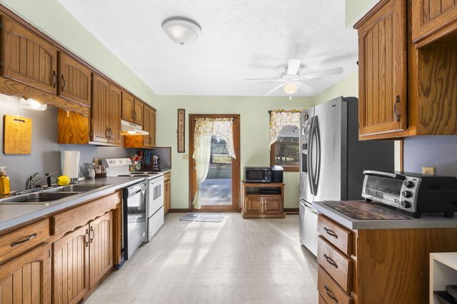 1006 Baretta Court, Aurora, MO 65605