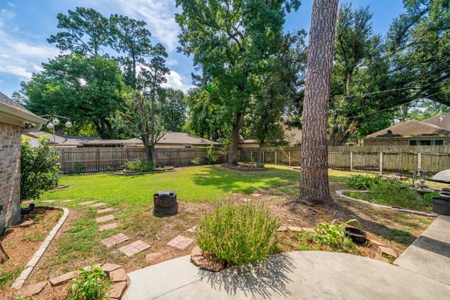 1102 Glouchester Lane, Houston, TX 77073