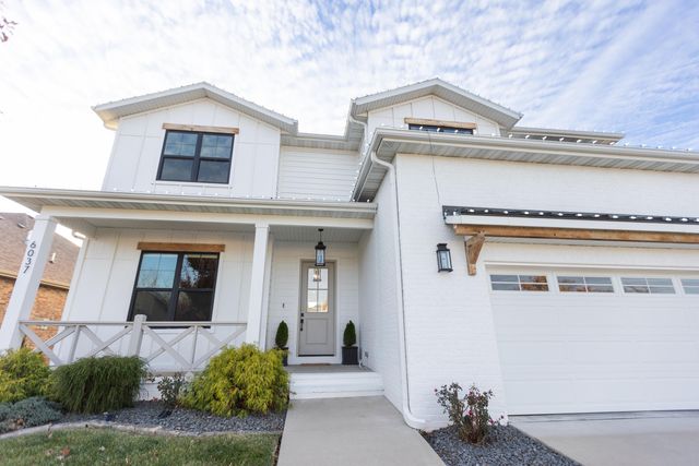 6037 S Maryland Avenue, Springfield, MO 65810