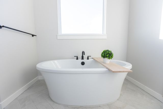 6037 S Maryland Avenue, Springfield, MO 65810