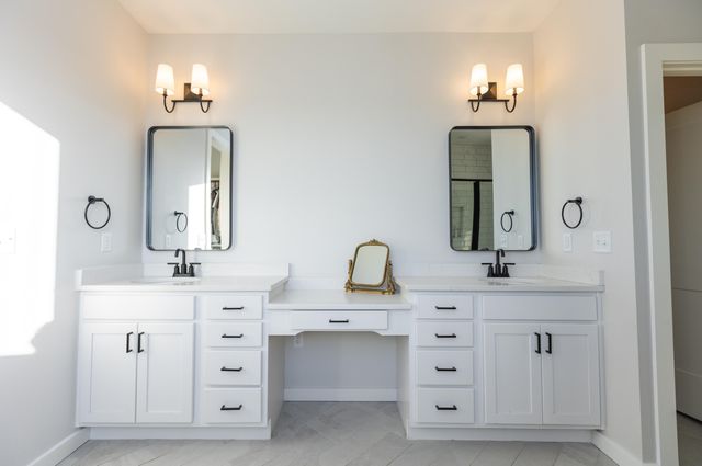 6037 S Maryland Avenue, Springfield, MO 65810