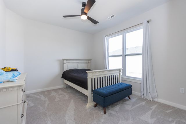 6037 S Maryland Avenue, Springfield, MO 65810