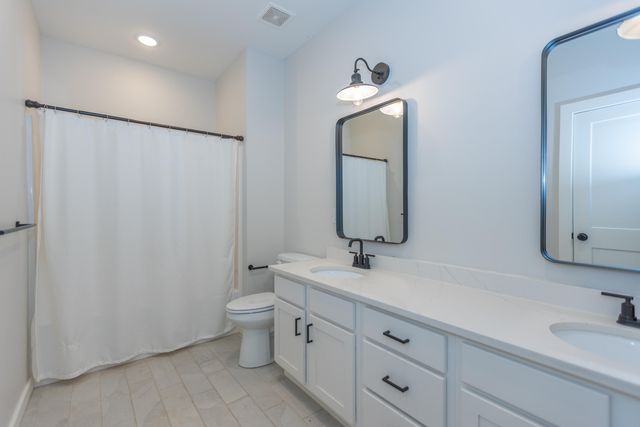 6037 S Maryland Avenue, Springfield, MO 65810