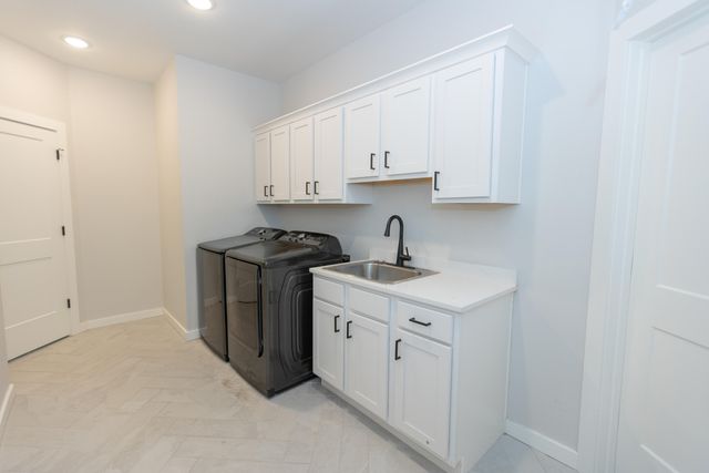 6037 S Maryland Avenue, Springfield, MO 65810