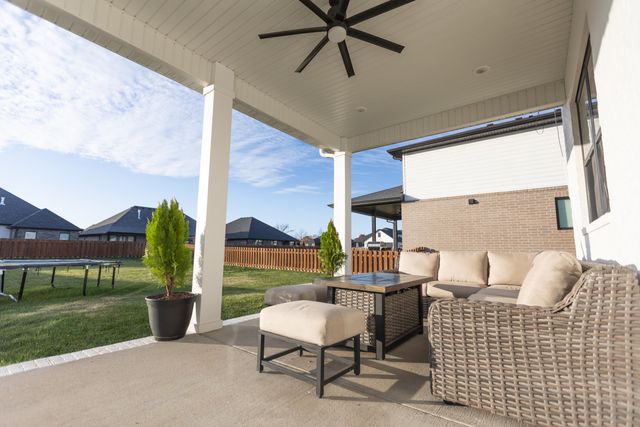 6037 S Maryland Avenue, Springfield, MO 65810