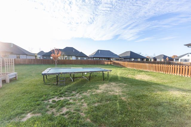 6037 S Maryland Avenue, Springfield, MO 65810