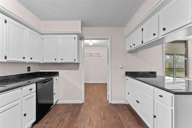 4911 Old Castle Lane, Dickinson, TX 77539