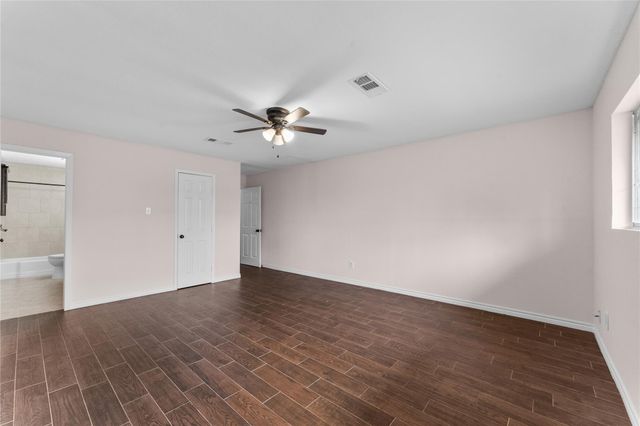 4911 Old Castle Lane, Dickinson, TX 77539