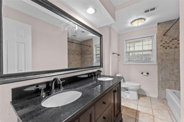 4911 Old Castle Lane, Dickinson, TX 77539