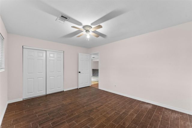 4911 Old Castle Lane, Dickinson, TX 77539