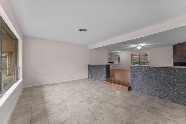 4911 Old Castle Lane, Dickinson, TX 77539