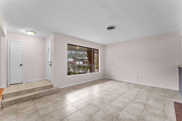 4911 Old Castle Lane, Dickinson, TX 77539